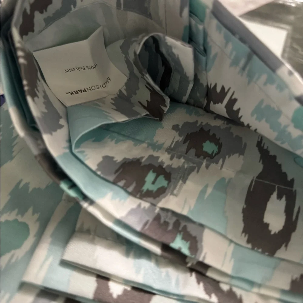 NWT - MADISON PARK - Shower Curtain 72